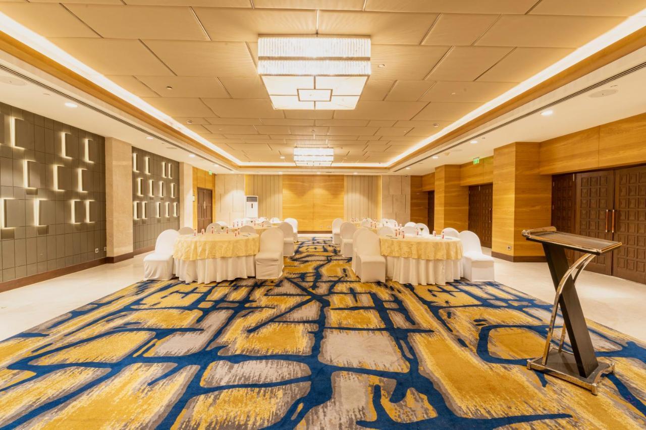 Agra Mg Road An Ihg 5* Agra (Uttar Pradesh)